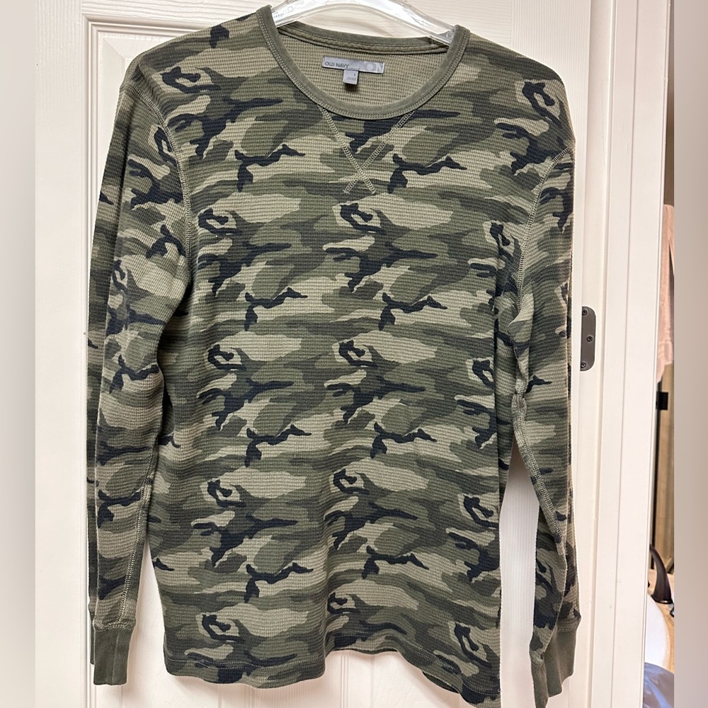 Like new OLD Navy Camo shirt